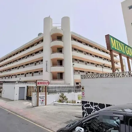 Lapo Yumbo Center * 普拉亚戴尔雷安格莱斯